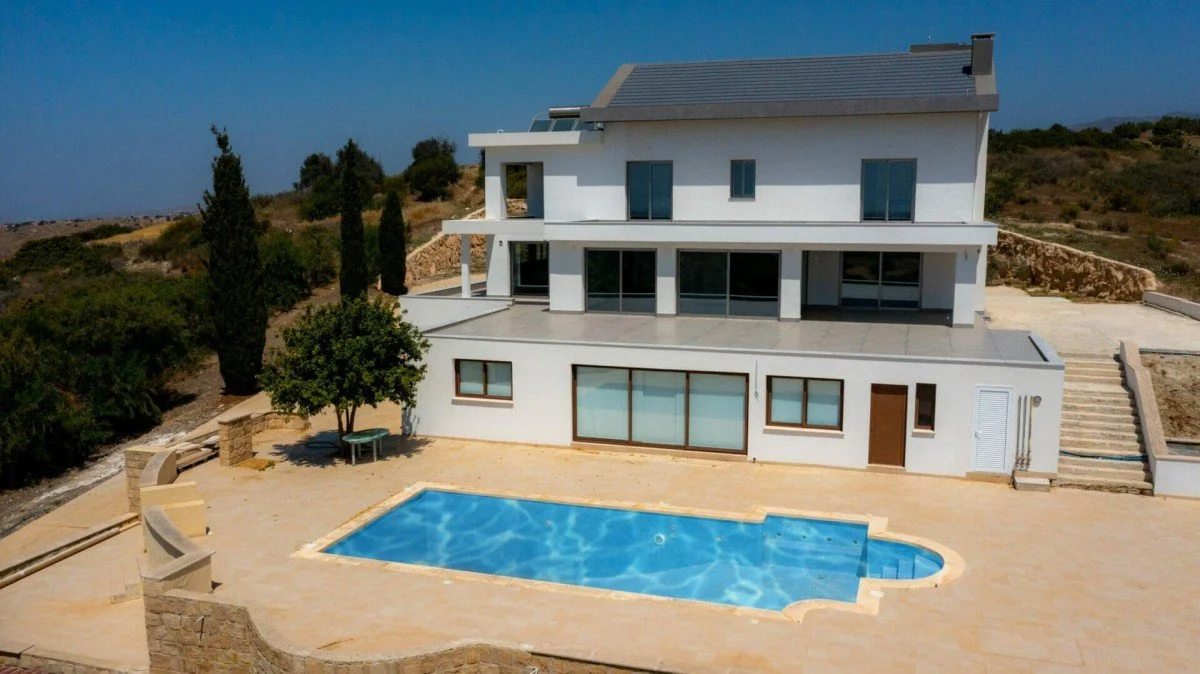 Luxury 4-Bedroom Villa with Panoramic Sea Views in Tala, Paphos