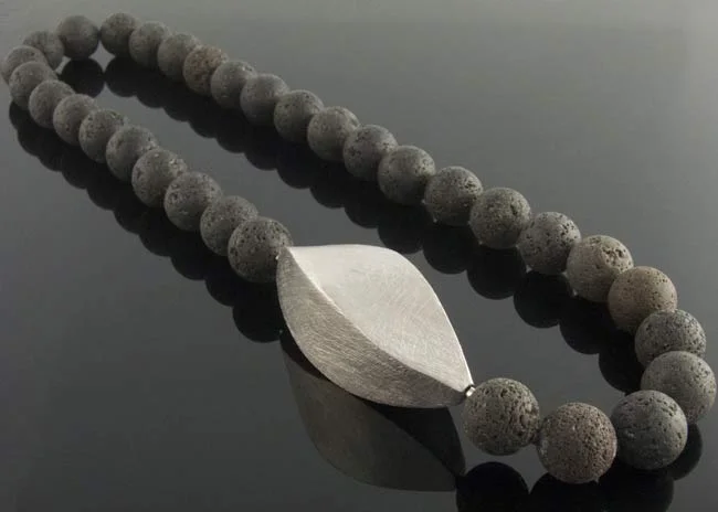 Necklet-With-Clasp00021.jpg