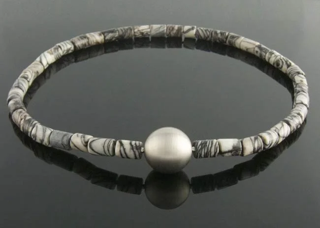 Necklet-With-Clasp00034.jpg