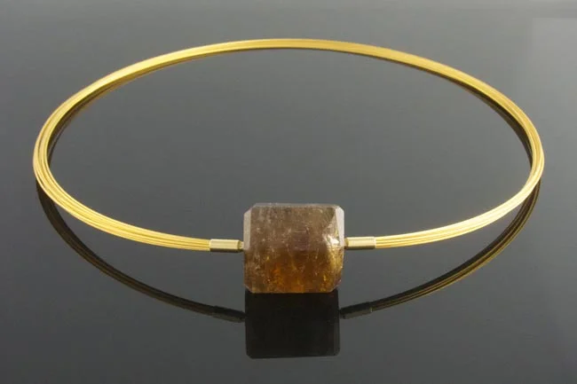 Gold wire necklace with interchangeable smoky quartz hexagonal barrel clasp