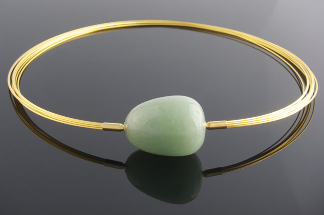 Gold wire multistrand necklace with aventurine pebble clasp
