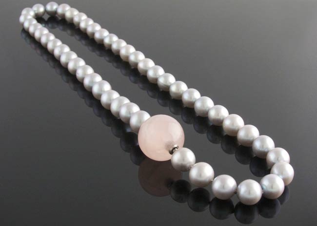 Grey pearl necklace with rose quartz feature clasp