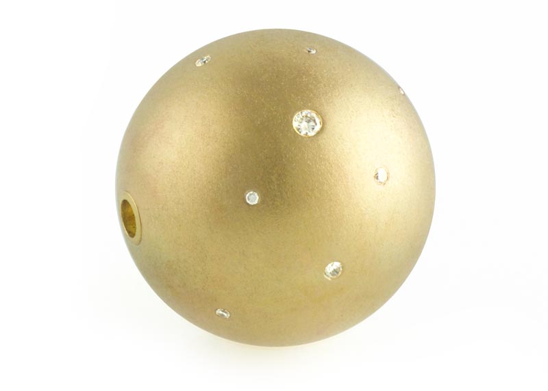 Gold-ball-clasp-with-diamonds.jpg
