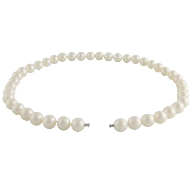 Cream freshwater pearl necklace 9.5-10mm.jpg