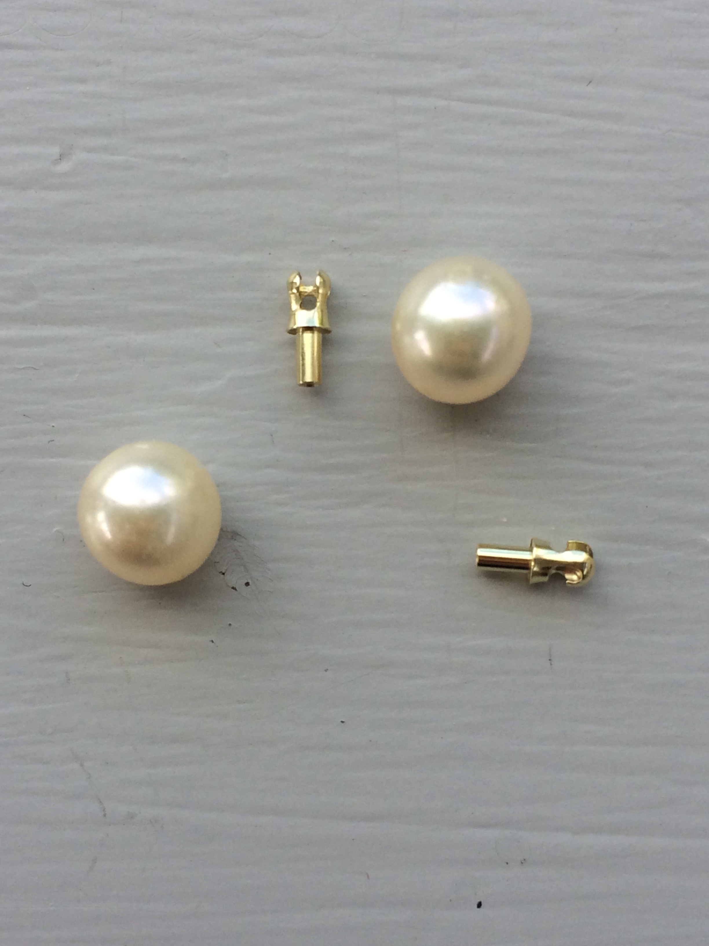 End pearls with 14ct gold fittings