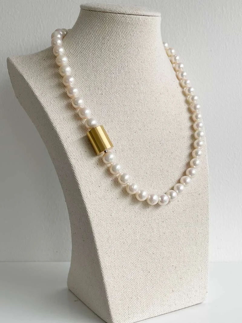9-9.5mm-cream-pearl-with-lg-gold-cylinder-clasp.jpg