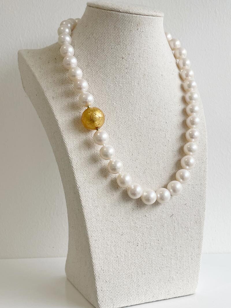 11-12mm round cream pearl with gold Murano glass clasp