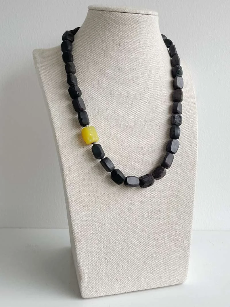 Hammered hematite obsidian necklace with small interchangeable yellow agate nugget feature clasp