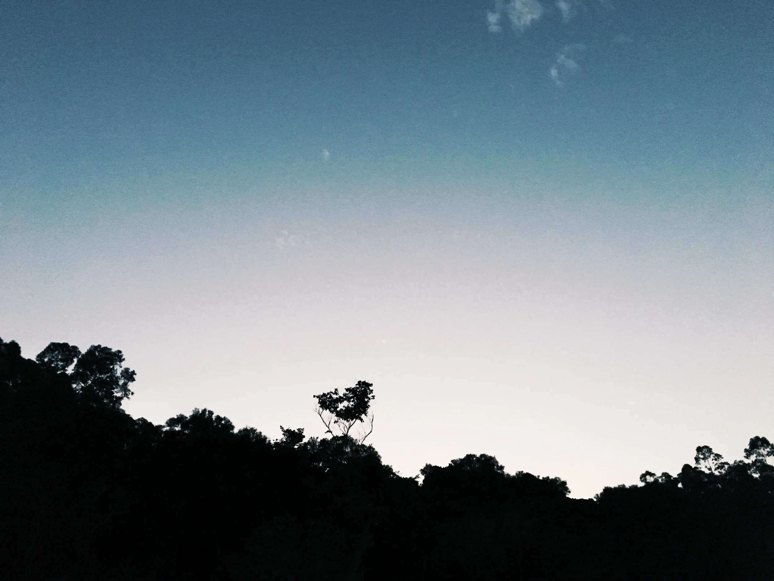 名曲「Happy Xmas(War is Over)」(ジョン・レノン)。- <共同幻想>の書き換えに向けられた歌。