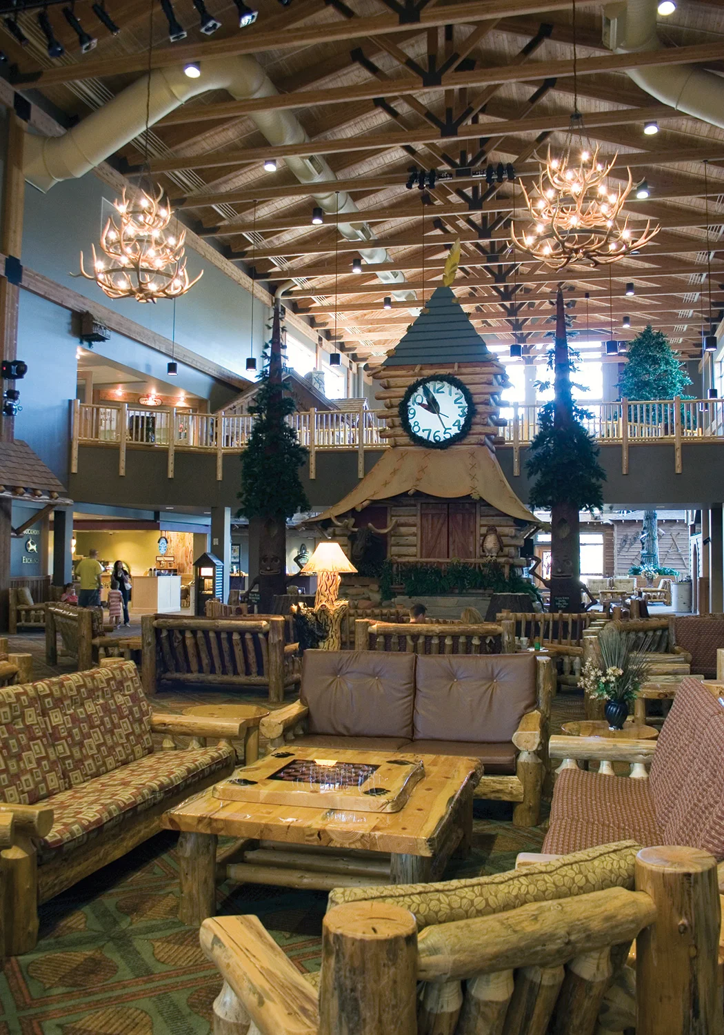 Great-Wolf-Lodge_2000_005_-WA-Int-03_cmyk.jpg