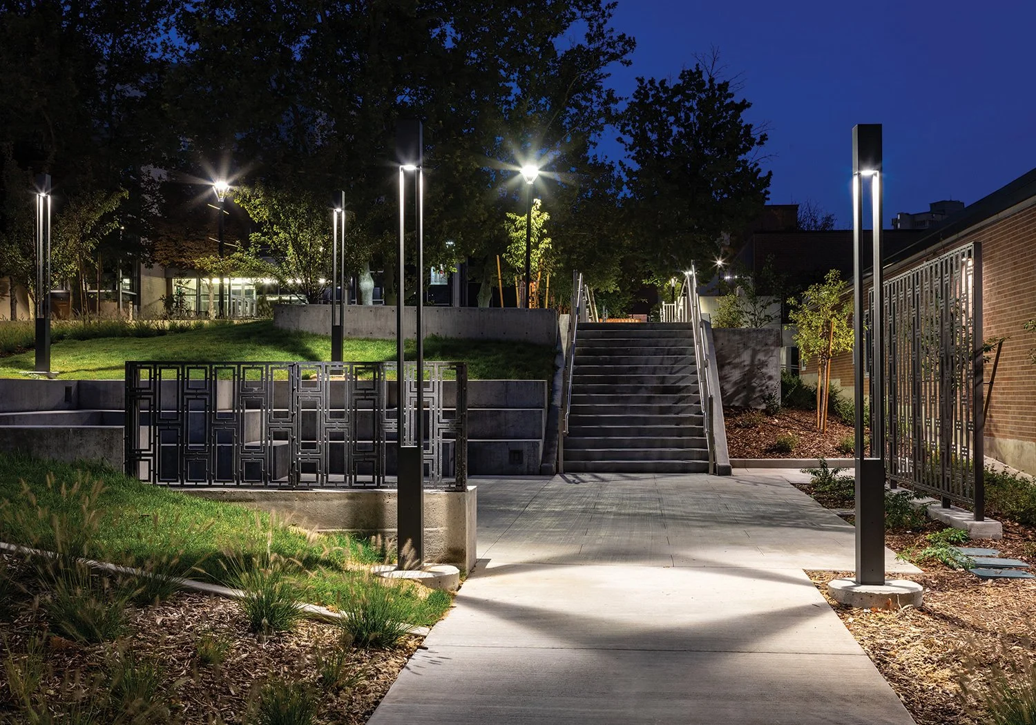 2021_BLD-73_PriceAmphitheater_12_w.jpg