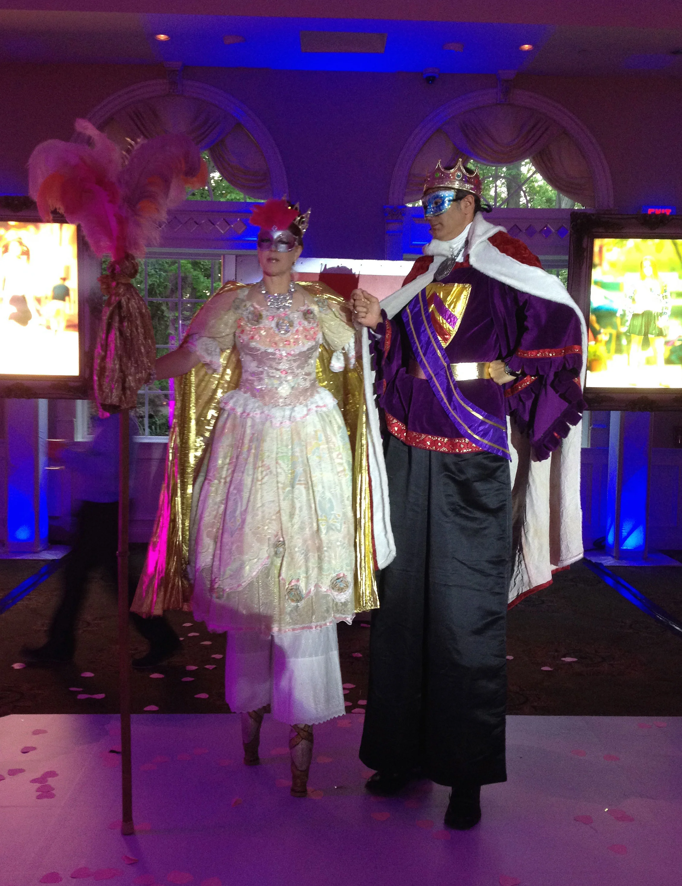 JK-Stilt-King-&-Queen.jpg