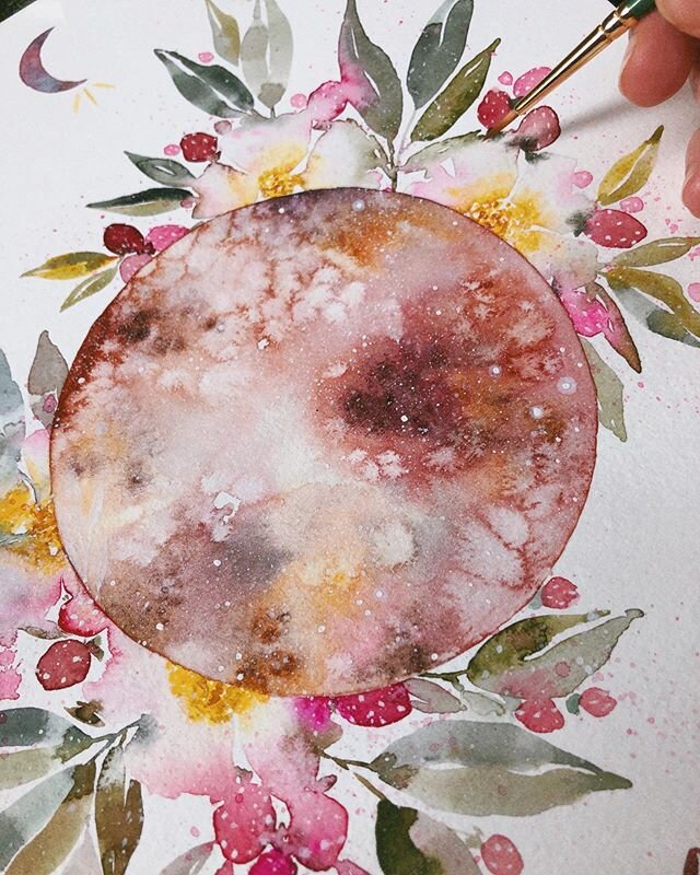 Join me this Friday, May 29th for a live watercolor class on zoom! @skillshare is hosting this super special session where you will be painting a floral full moon with me! 🌝 This class is free for all @skillshare members!
&bull;
I&rsquo;ve been work