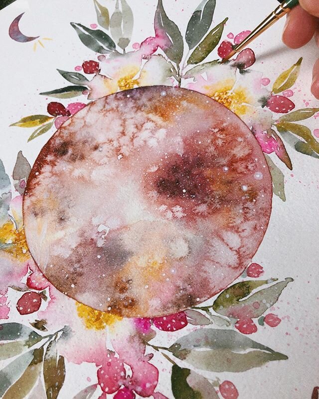 Join me this Friday, May 29th for a live watercolor class on zoom! @skillshare is hosting this super special session where you will be painting a floral full moon with me! 🌝 This class is free for all @skillshare members!
&bull;
I&rsquo;ve been work