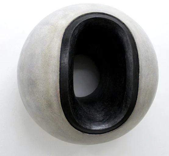 Untitled 2010, Newspaper, printerpaper, inorganic household waste, ashes, wax. Ø 51 x 47 cm. Photo: Serving media.