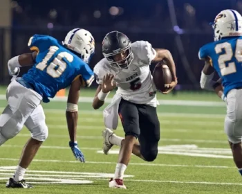 Bowie Quarterback Trinidad Sanders