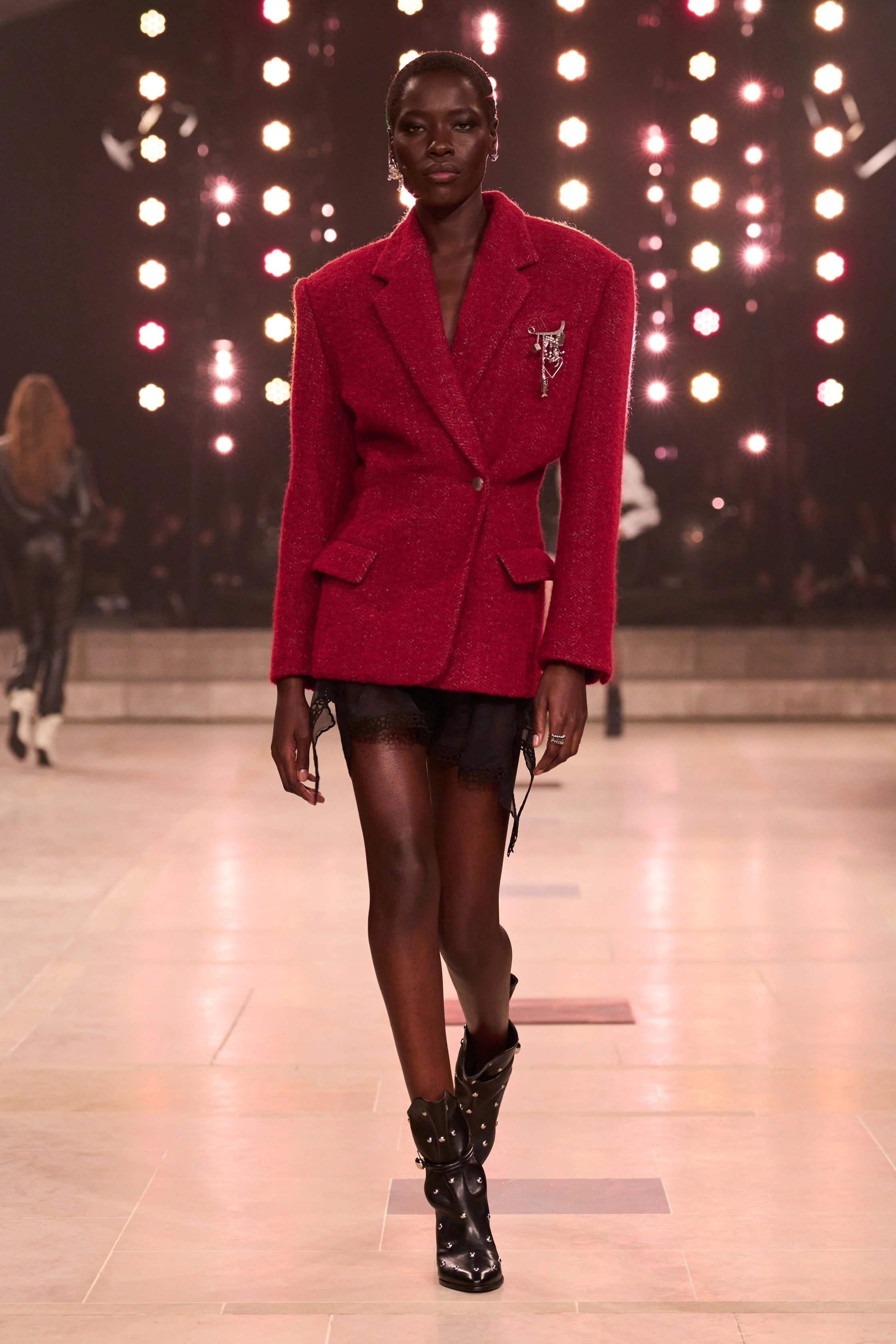 00007-isabel-marant-fall-2025-ready-to-wear-credit-gorunway.jpeg