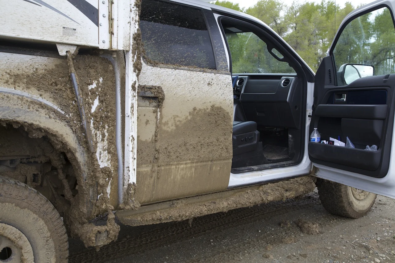 Ford Raptor + no mudflaps =
