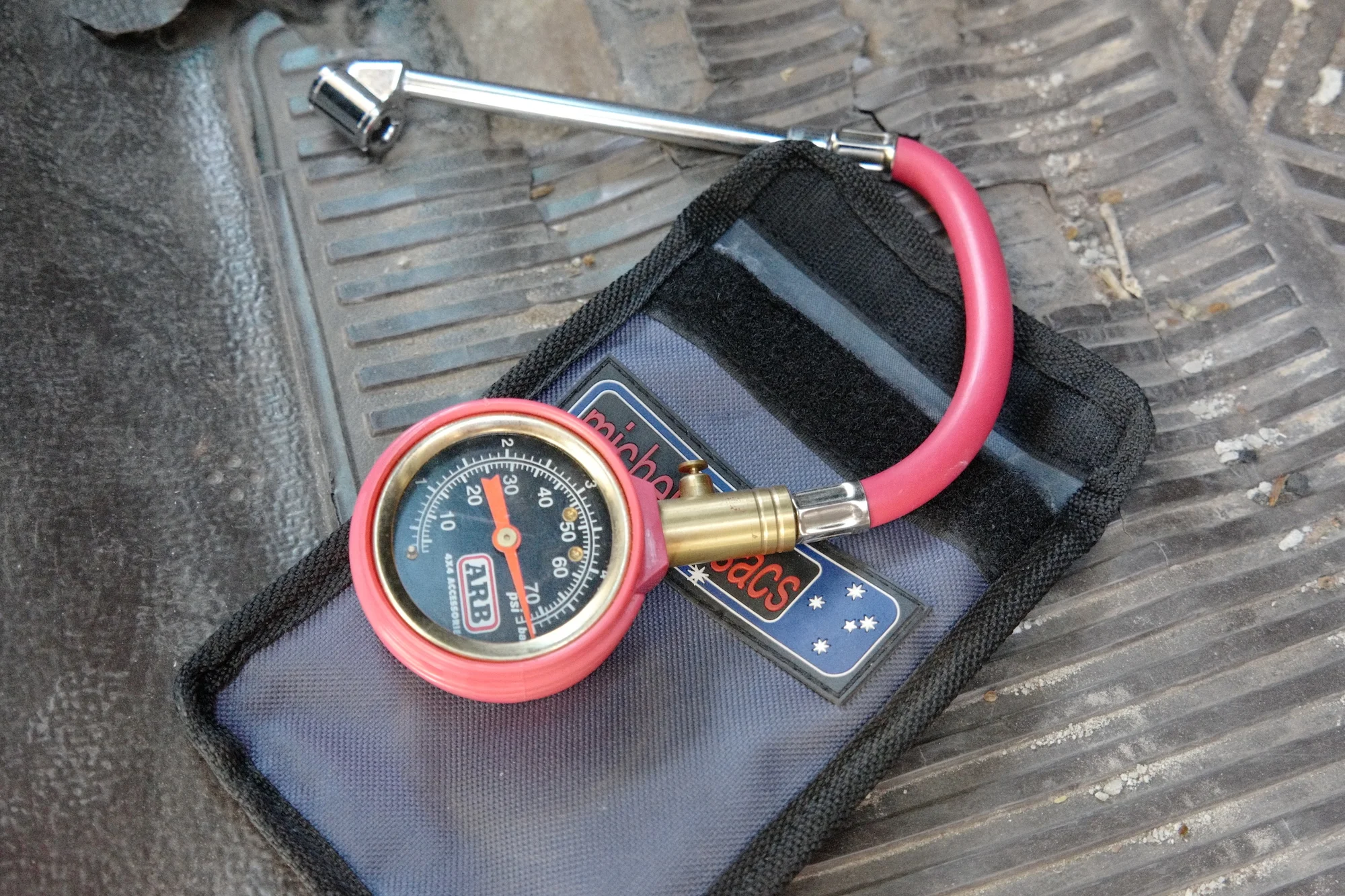 Tire gauge.jpg