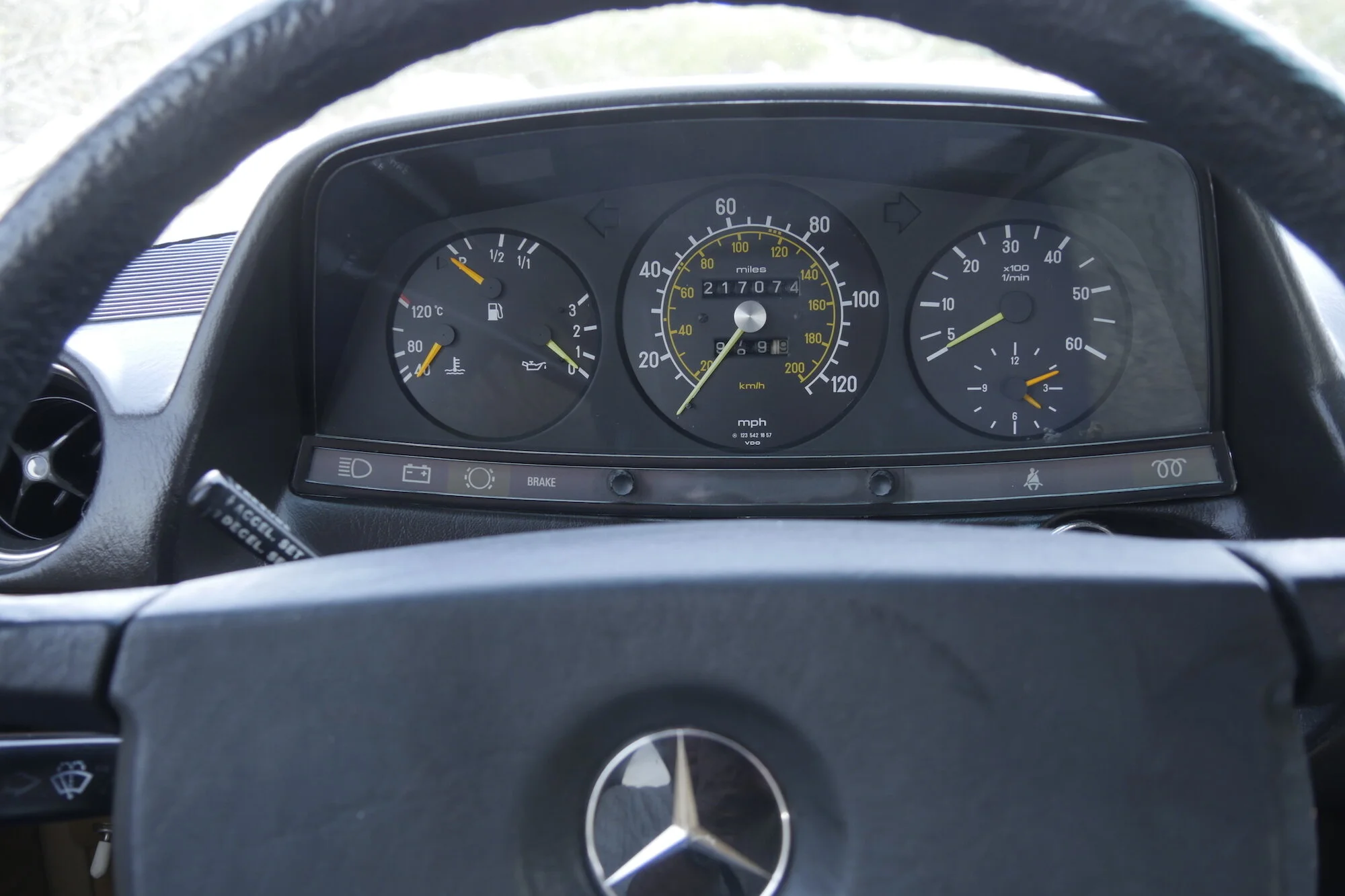 Mercedes 300D.jpg