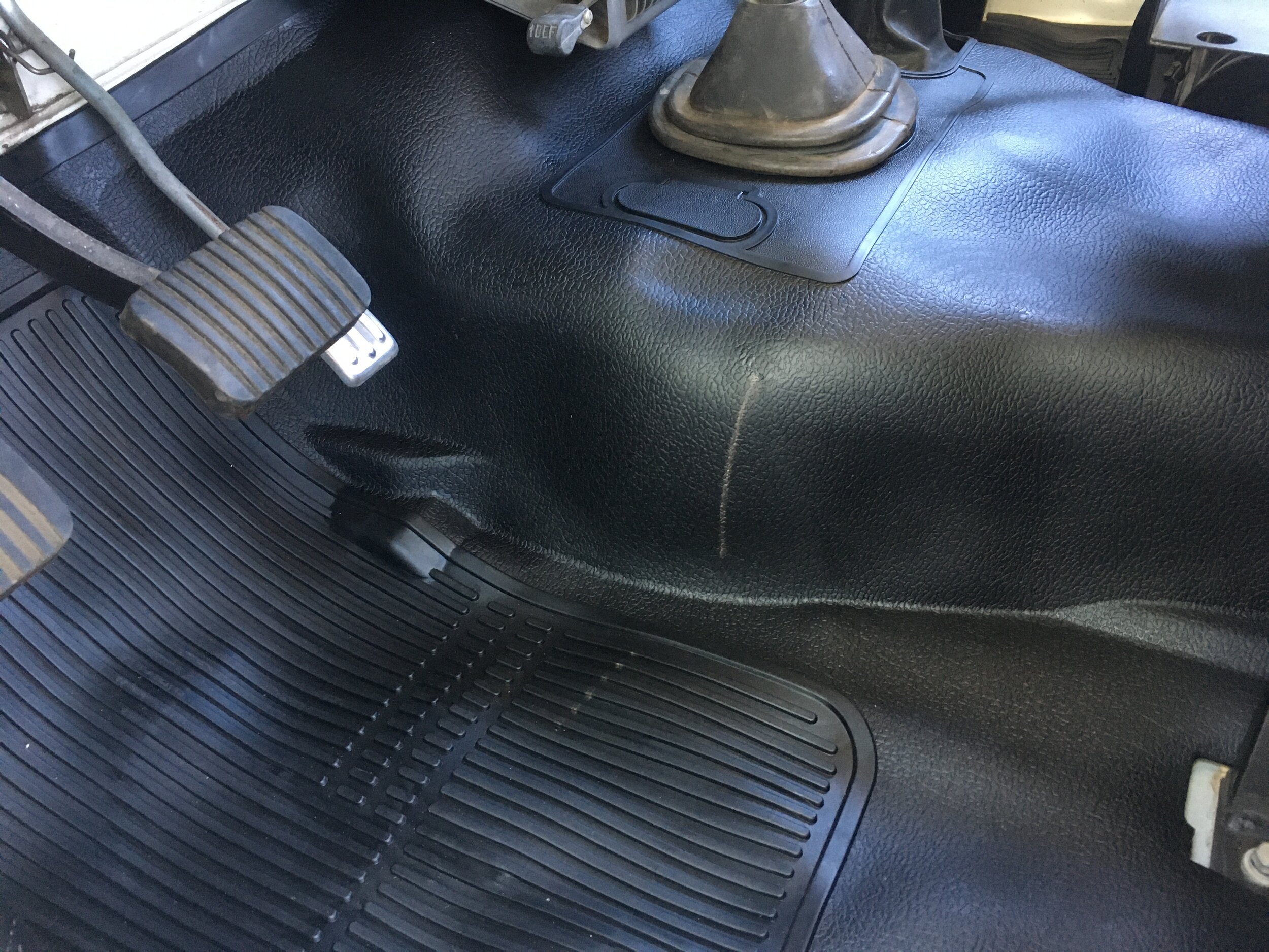 City Racer's high-quality floor mats (and other parts) for the