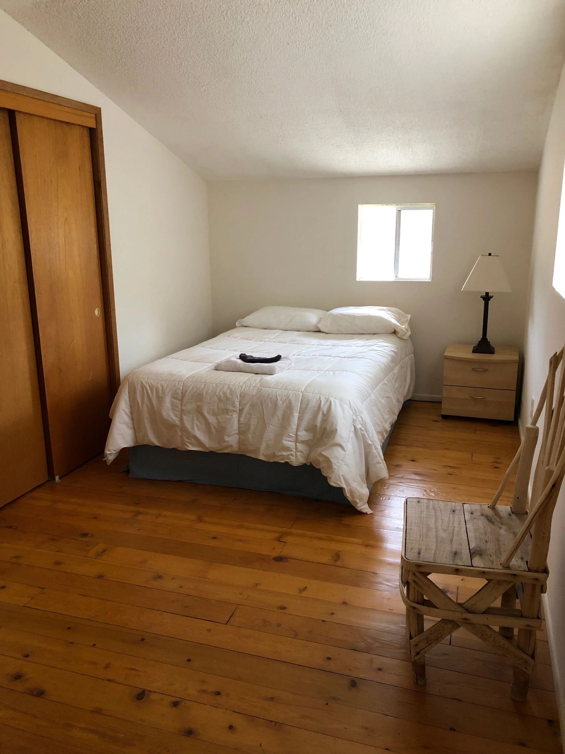 small bedroom.jpeg