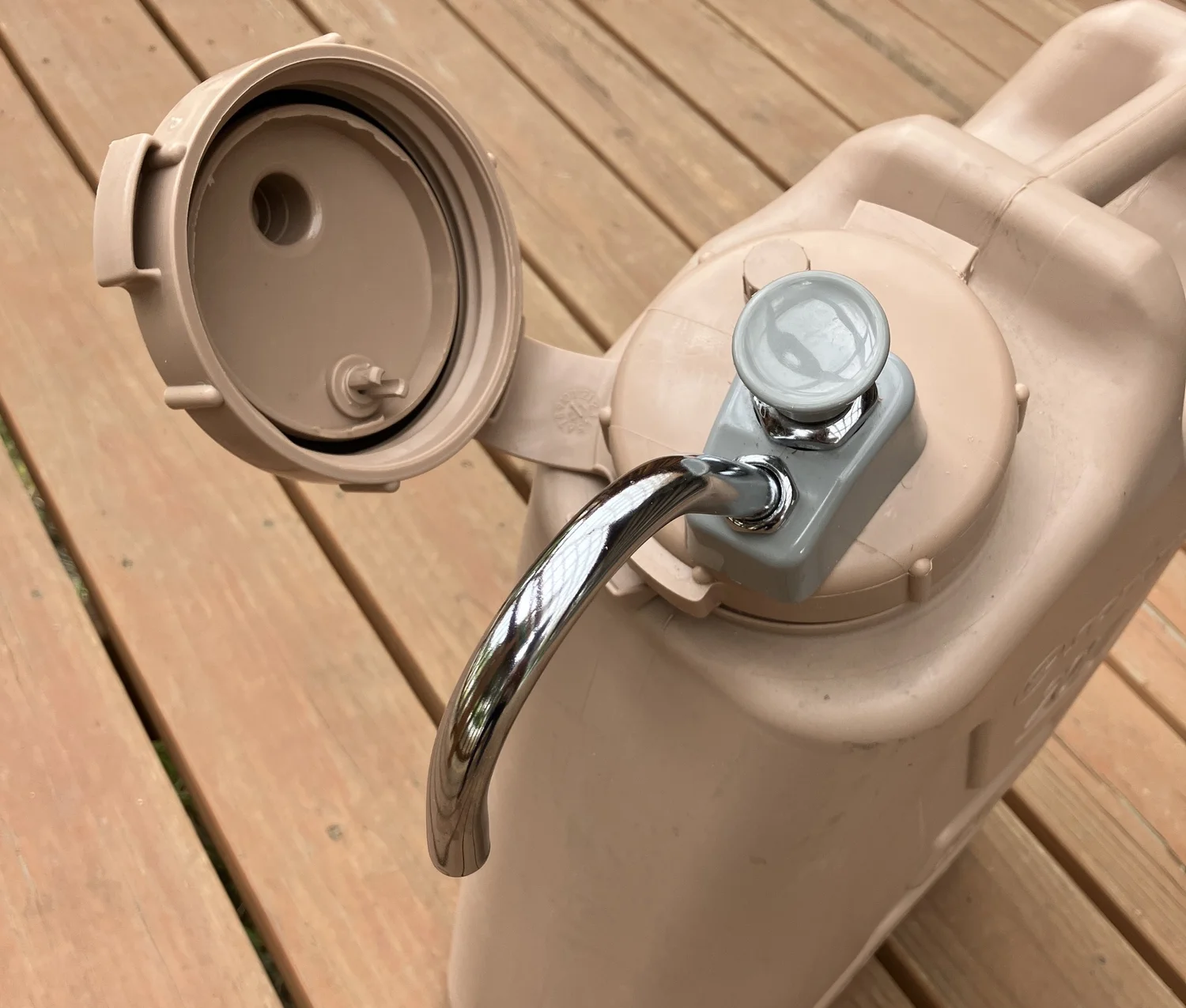 Scepter water can/Fynspray pump—the easy way — Exploring Overland