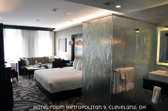 met 9 room.jpg