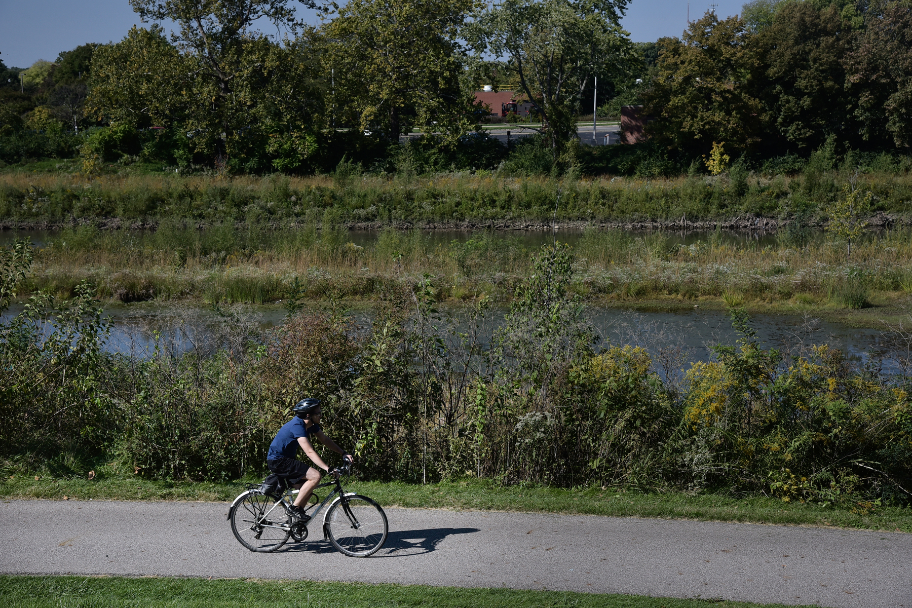 The Olentangy Trail runs the length of the river from downtown Columbus to the suburb of Worthington. This popular multi-use trail connects several parks and green spaces and can be accessed at just about any cross street. Be sure to take in the beautiful views of the Olentangy along the way! Map & Info