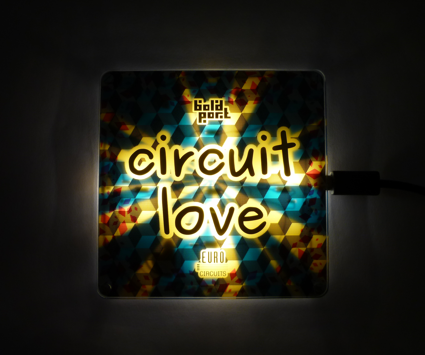 circuitlove-red-bottom-usb.png