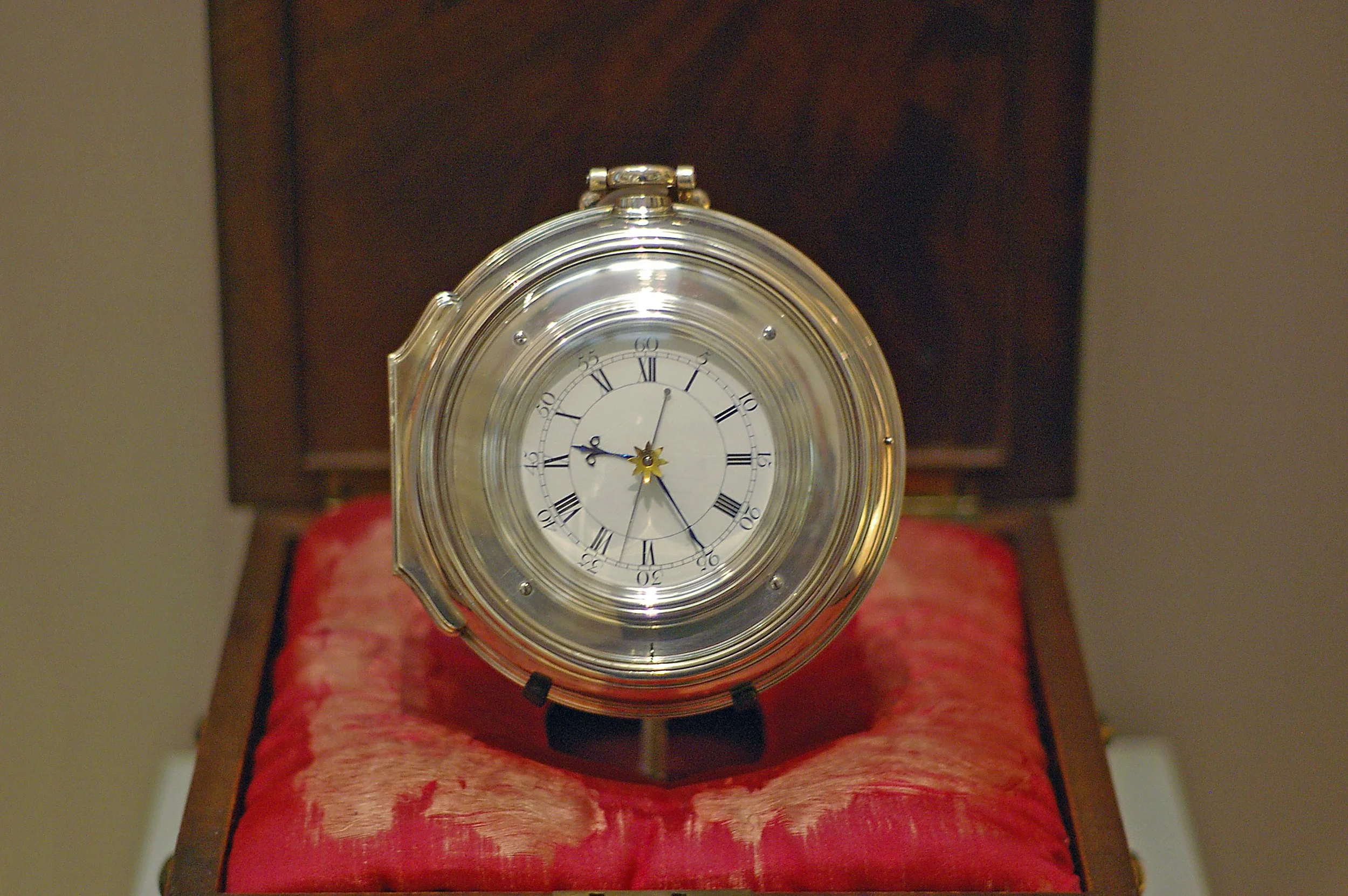 "Harrison's Chronometer H5" by Racklever at en.wikipedia - Originally from en.wikipedia; description page is/was here. Original uploader was Racklever at en.wikipedia. Licensed under CC BY 2.5 via Wikimedia Commons - http://commons.wikimedia.org/wiki/File:Harrison%27s_Chronometer_H5.JPG#mediaviewer/File:Harrison%27s_Chronometer_H5.JPG