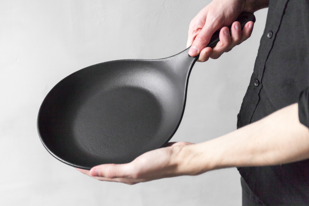 Iwachu Cast-Iron Omelette Pan