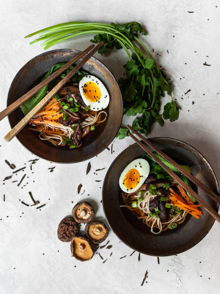 Rikumo Recipe: Soba Noodles with Hojicha Broth and Shiitake Mushrooms —  rikumo journal