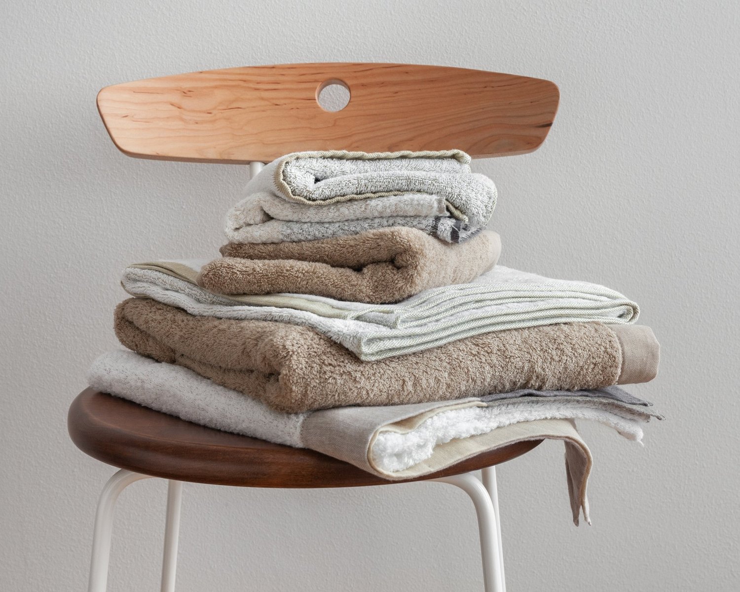 Fluffy & Absorbent Towels: A Guide to Choosing Quality Bath Towels