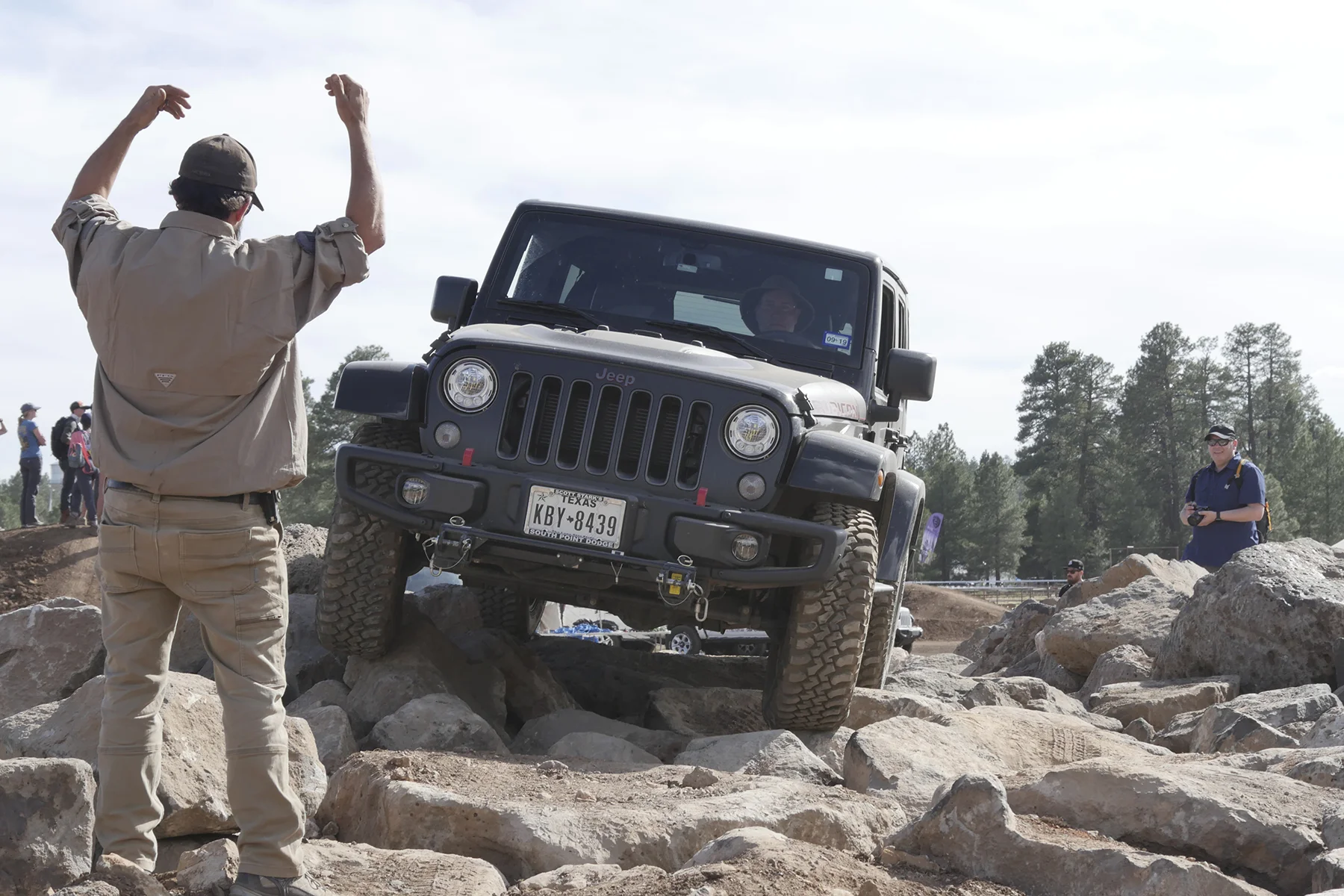 Jeep On Rocks_small.jpg
