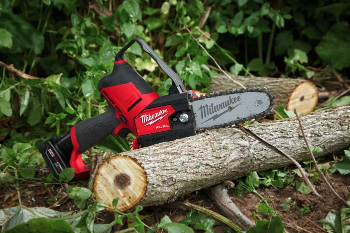 Milwaukee M12 FUEL HATCHET 6\