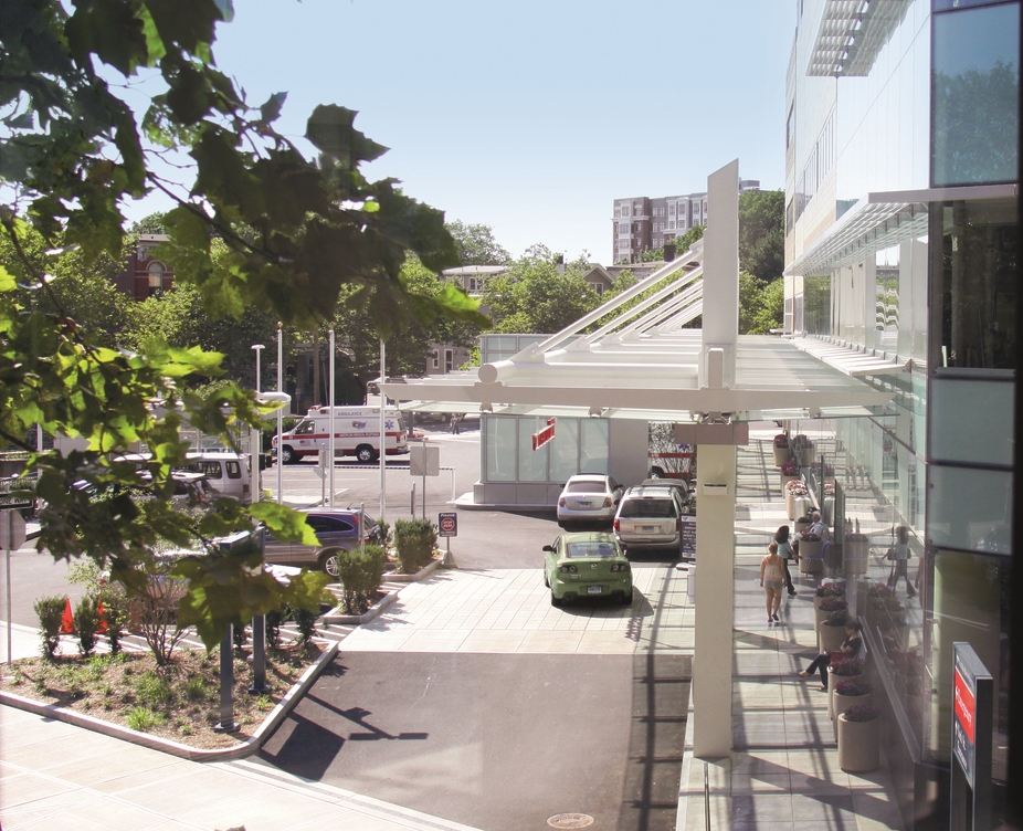 Yale-New Haven Hospital Adult Emergency Environment of Care Ambulatory Entrance - Day time