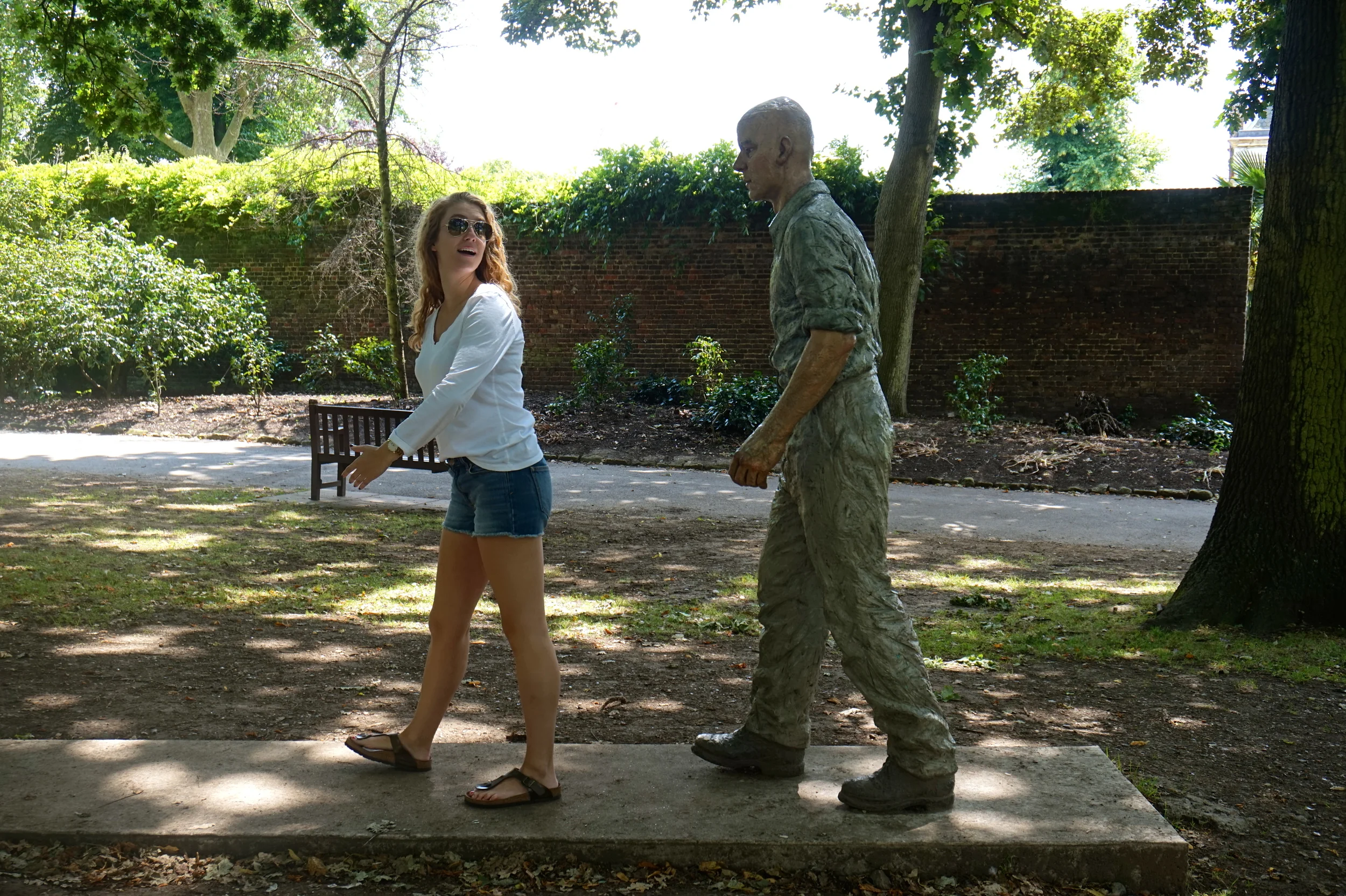 "There's no way that's a statue!"