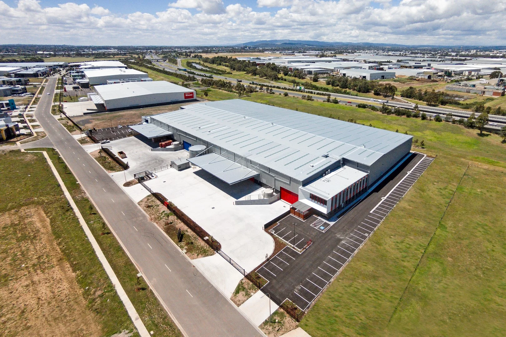 Adairs &amp; Spec Warehouse  Keysborough, VIC  14,000m2 Client: Australand