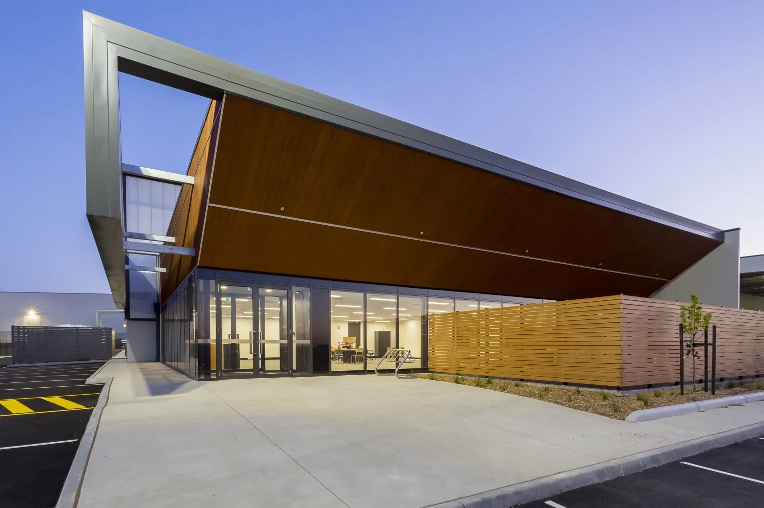 Effective Logistics  Truganina, VIC  23,500m2 Client: Texco