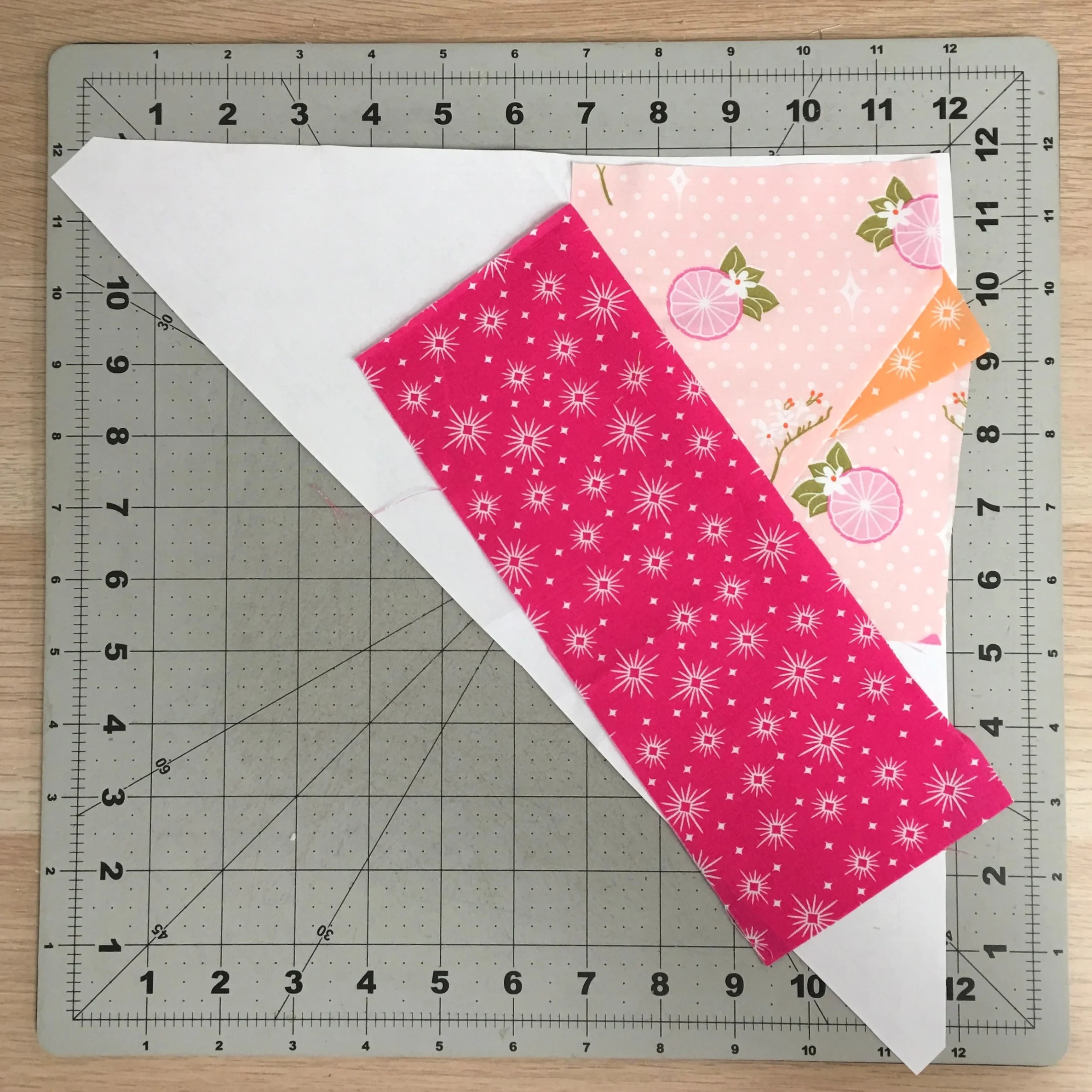 VC028_CountyStarBarnQuiltbyVioletCraft_Tutorial03.jpg
