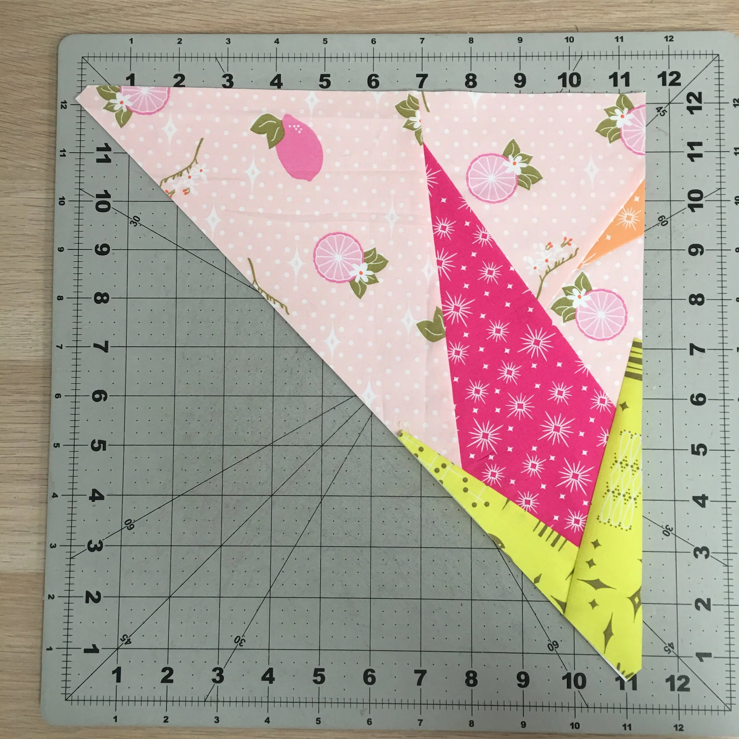 VC028_CountyStarBarnQuiltbyVioletCraft_Tutorial18.jpg