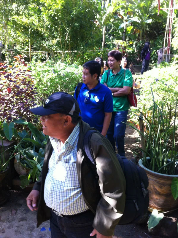 Dr. Edison Rinen is in the house! Well, actually at the farm of Patis Tesoro in Tesoro del Monte in Tiaong, Quezon.