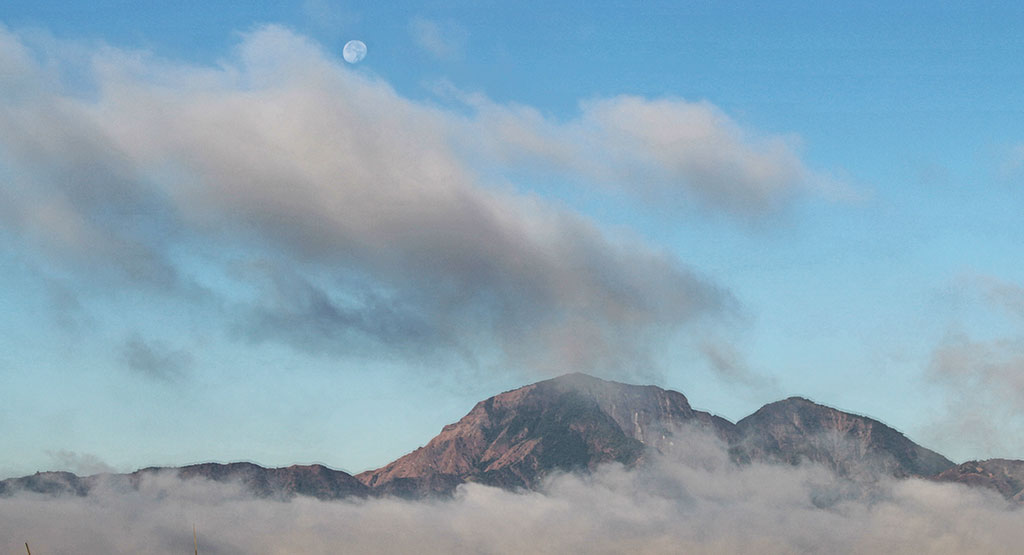 One of the final appearances of the waning moon of 2015 seen from Abra, Ilocos Sur before the New Year. 