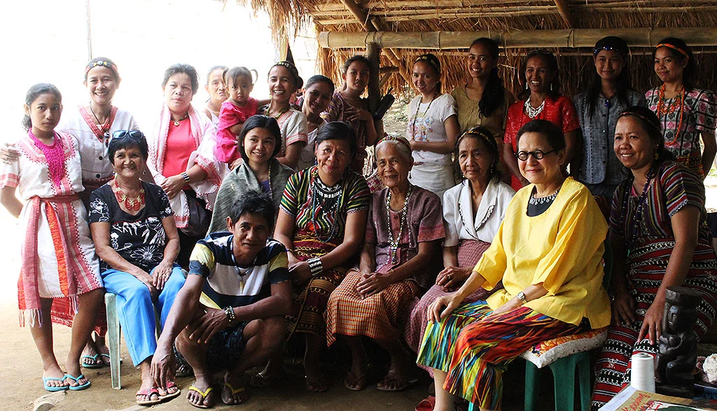 Posing (for a different camera) are Norma Agaid (left) with Patis Tesoro who celebrated her birthday with the rest of the Agaid clan in Namarabar, Abra, Ilocos Sur. 