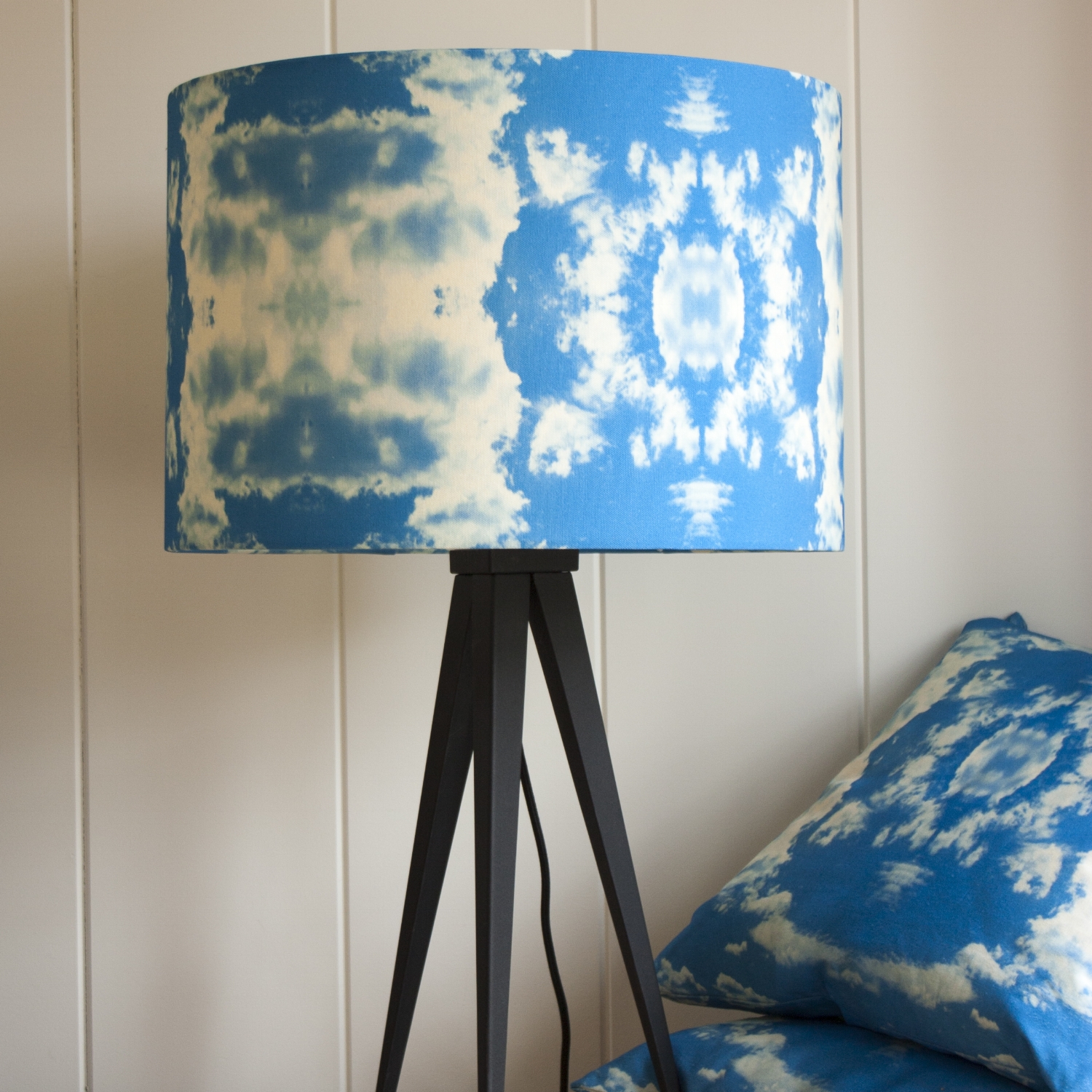 cr-lampshade_2cushions_a_sq.jpg