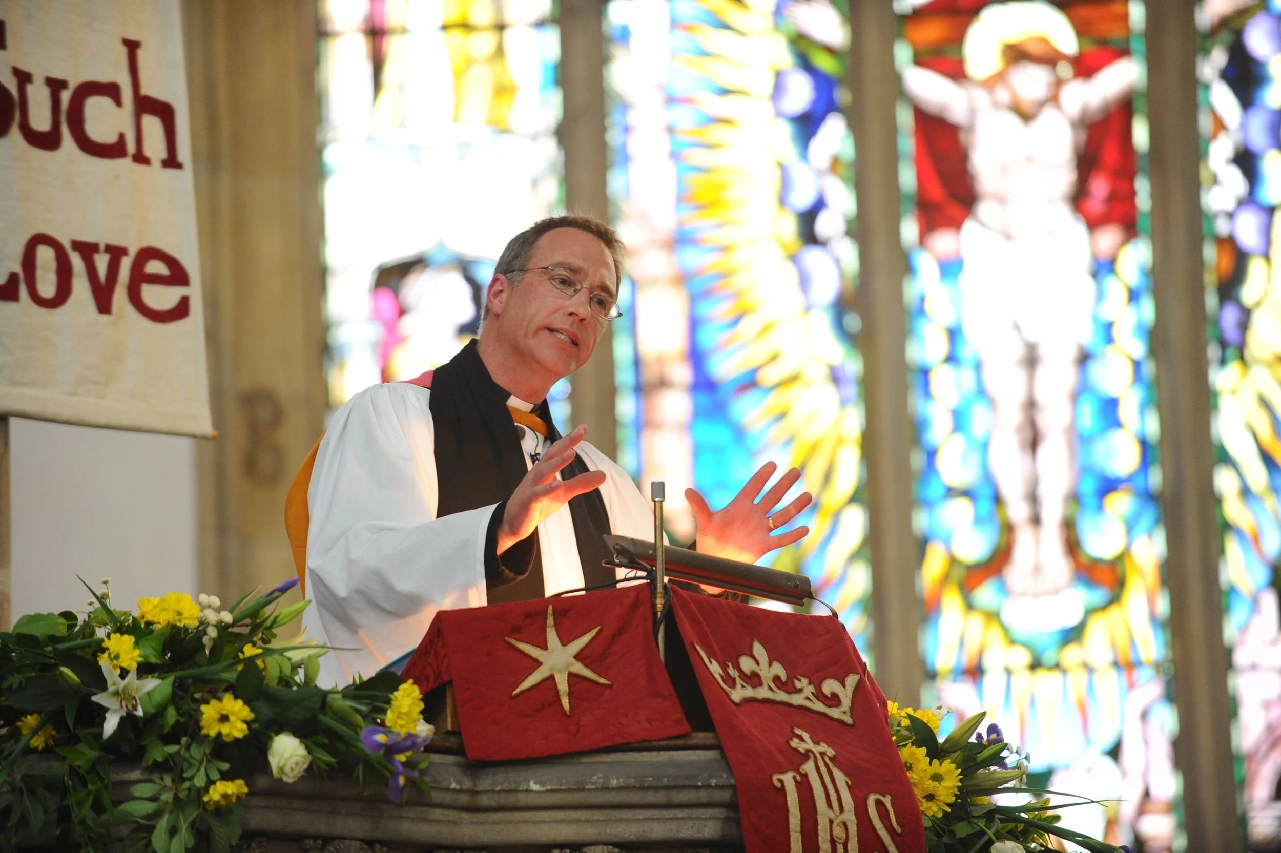 Rev Canon Dr Neal Barnes 2.jpg