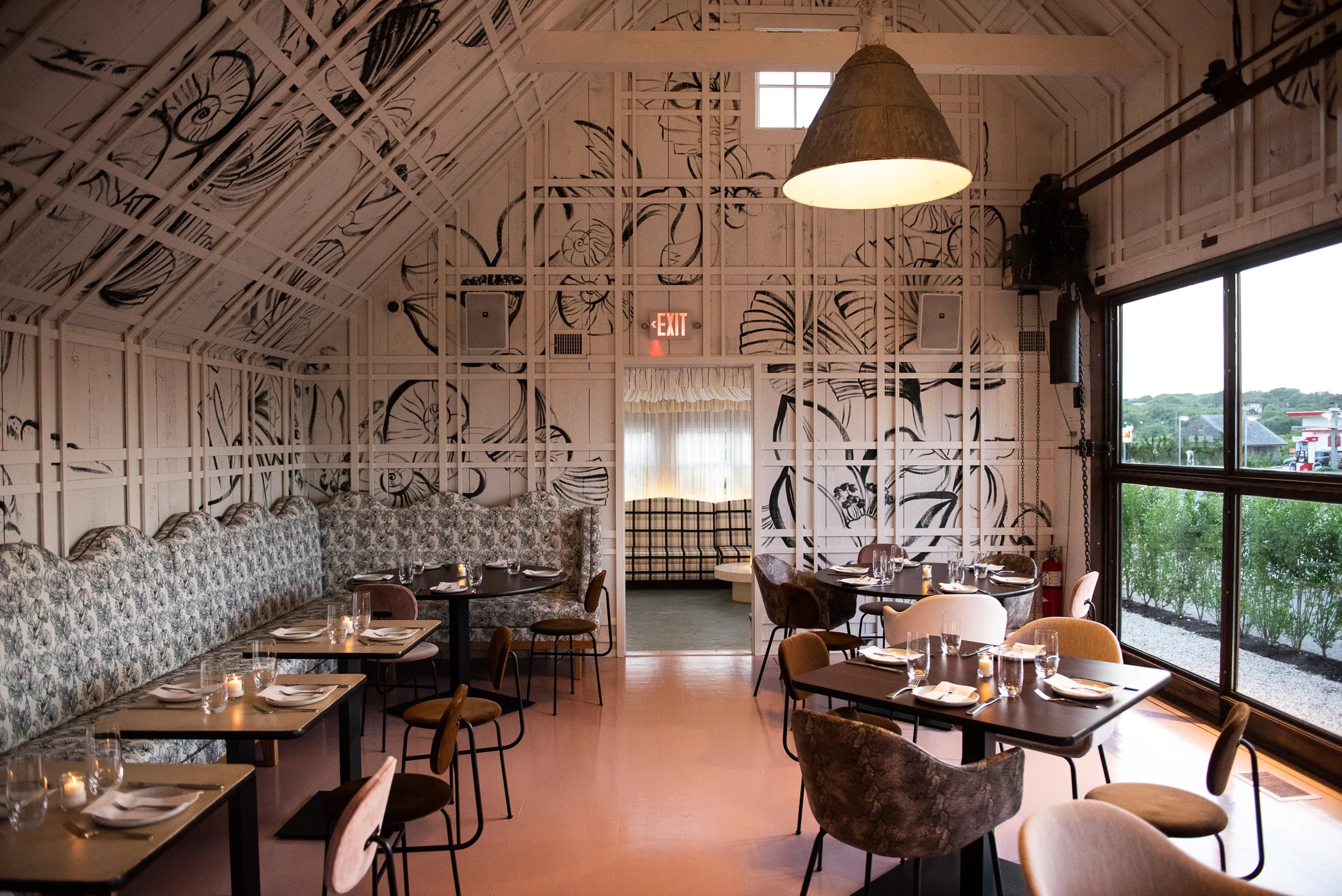 diningroom_dusk_01.jpg