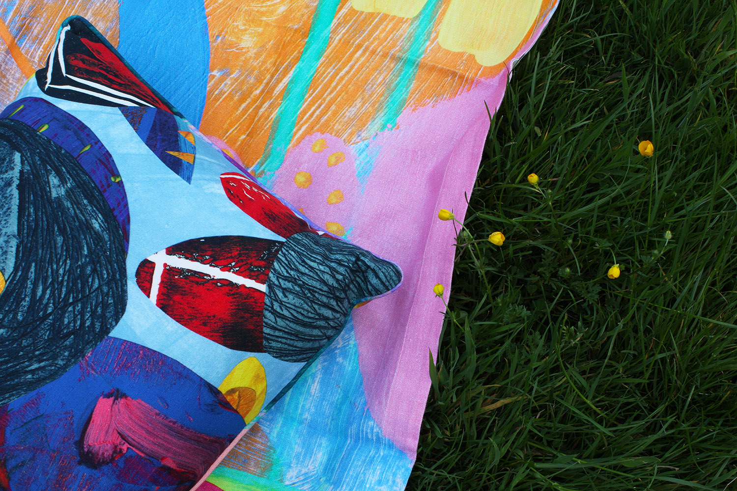SO KLARA Ipanema Scatter Cushion inspired by Brazil’s iconic Ipanema Beach and its surrounding mountains.