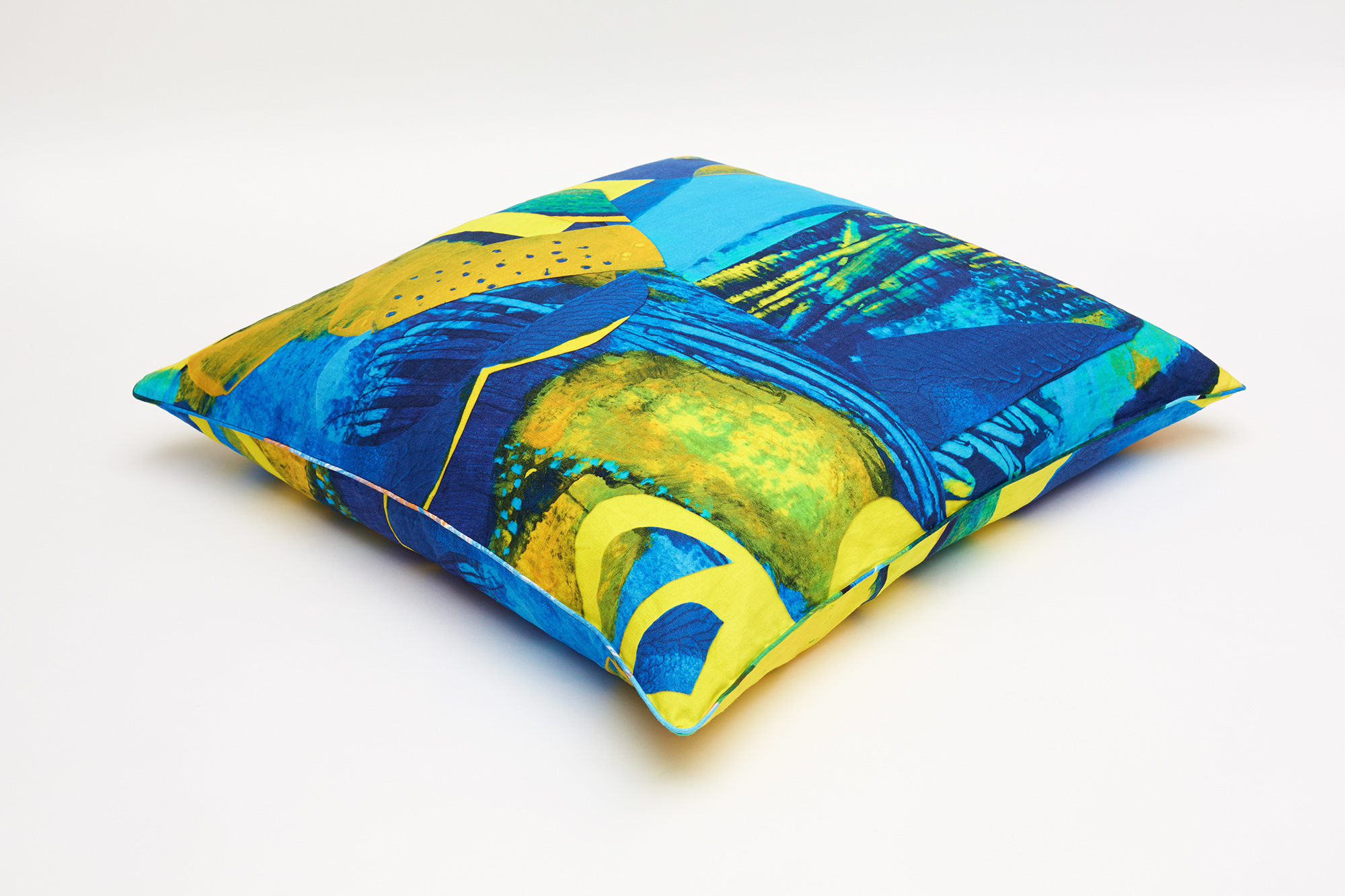 SO KLARA_Mirissa_Cushion.jpg
